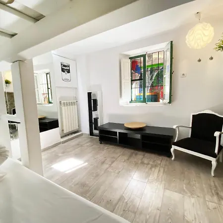 Makuto Coliving House Hostal