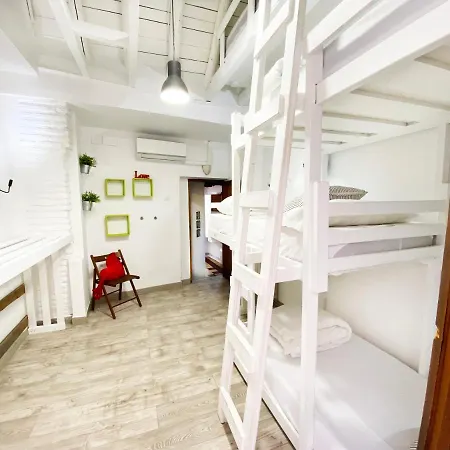 Makuto Coliving House Granada
