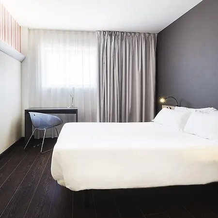 Granada Hotel *