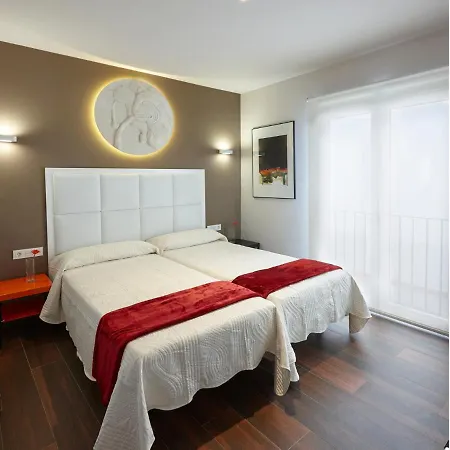 Caballerizas Con Parking Gratuito En Pleno Centro Apartmán