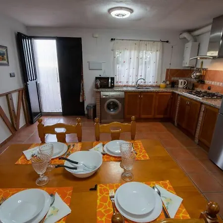 Casa Cuesta Del álamo. Vistas Frente Puente Lata Сasa de vacaciones Granada