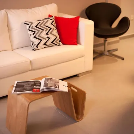 Apartamentos Caballerizas Granada Con Parking Gratuito En Pleno Centro Апартаменты Гранада