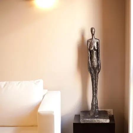 Apartamentos Caballerizas Granada Con Parking Gratuito En Pleno Centro Апартаменты *