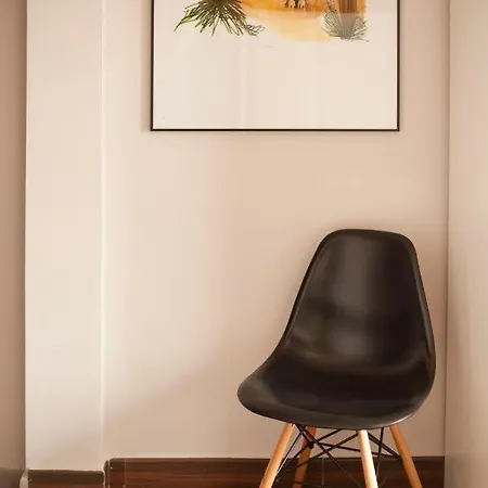 Apartamentos Caballerizas Granada Con Parking Gratuito En Pleno Centro