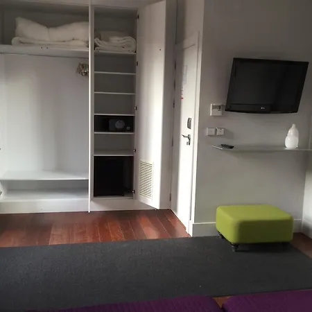 Khu Otel