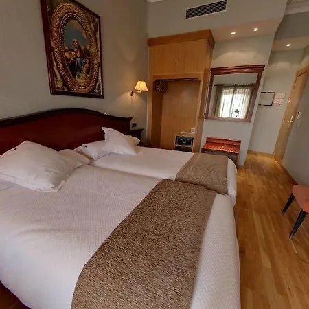 Angeles & Hotel 4*