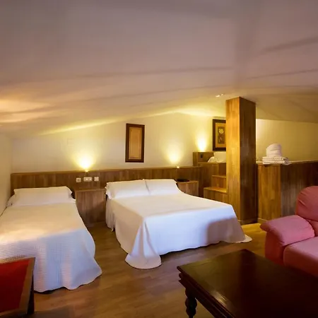 Boutique Reina Mora Hotel 2*