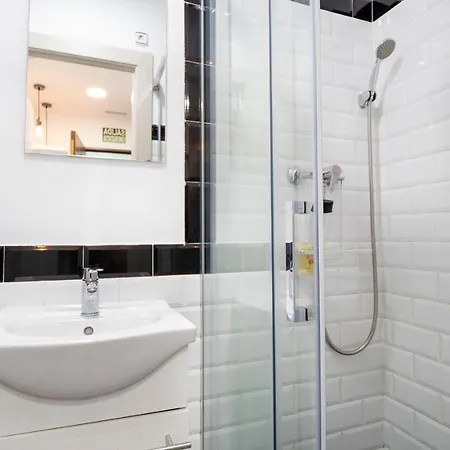 Las Rejas Apartment