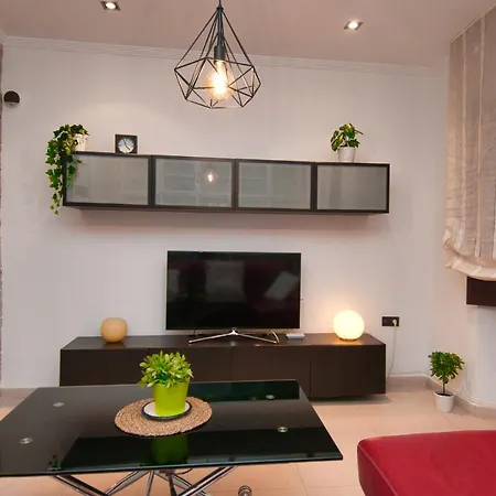 Apartamento Almona 1 *