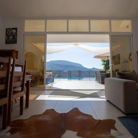 Casa Sierra, A Stunning Spanish Rural Retreat Villa *