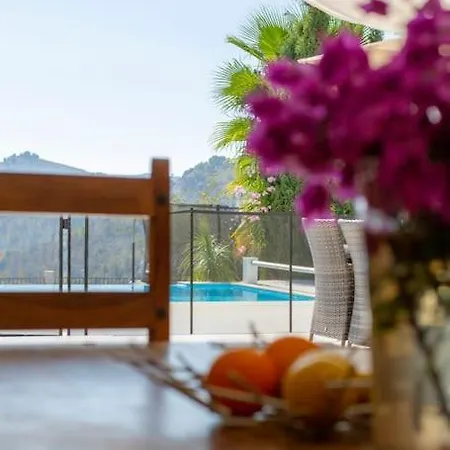 Casa Sierra, A Stunning Spanish Rural Retreat Villa Granada
