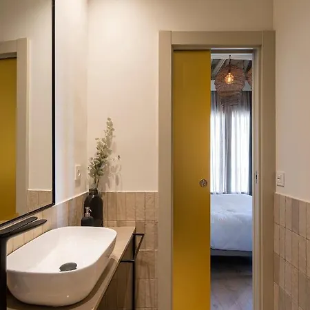 Home4u, Plaza Nueva 3 *