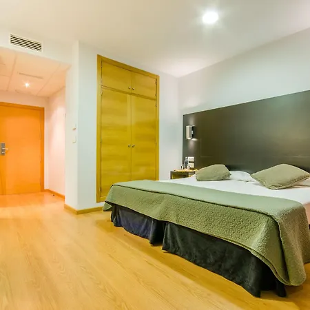 Hotel Yit Alcover 2*