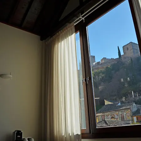 Shine Albayzín Otel 3*