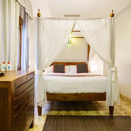 Boutique Reina Mora Hotel