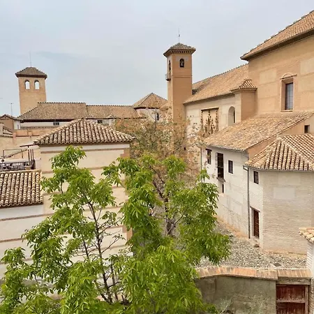 Santa Isabel La Real 3*