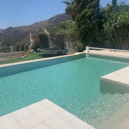 Villa Casa Sierra, A Stunning Spanish Rural Retreat Granada