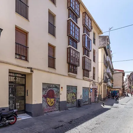 El Beso De Elvira * Granada