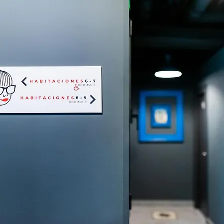 Carlota Braun Hostel Granada