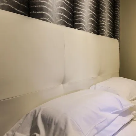 Valentina Deluxe 3000 Apartment *