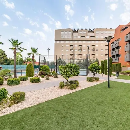 Moderno Con Piscina Y Parking
