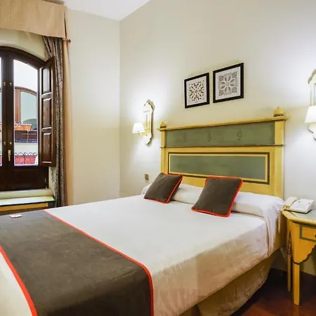 Plaza Nueva Hotell 3*