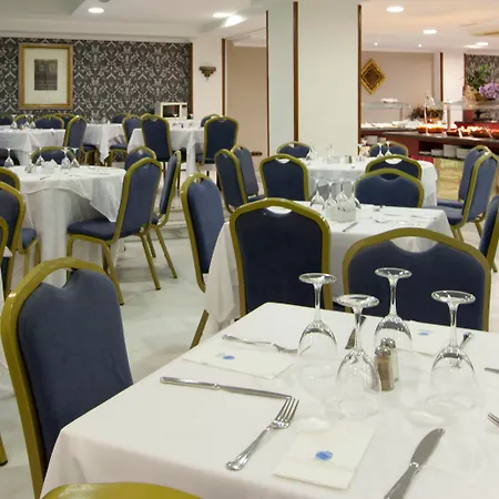 Отель Porcel Alixares 4*