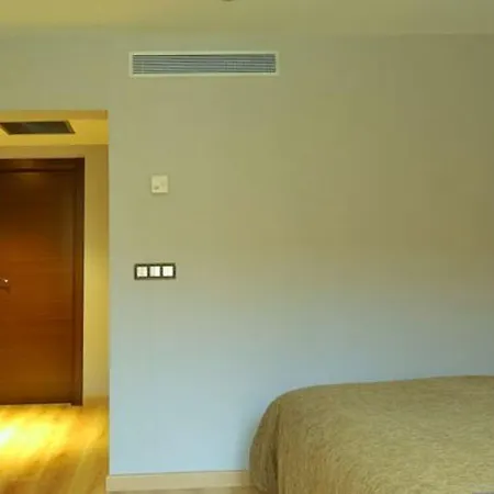 Turia Granada 4* גרנדה