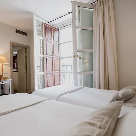 Palacio De Navas 3*