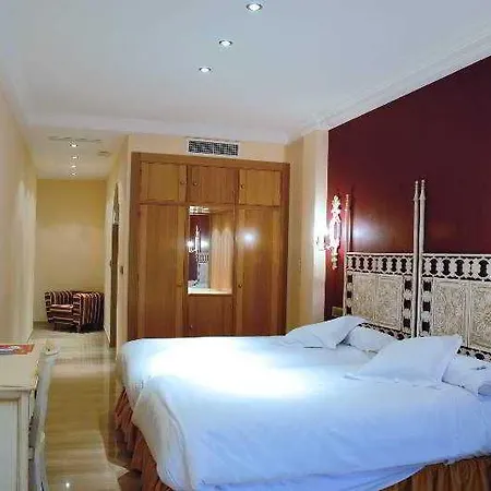 Hotel Angeles & 4*