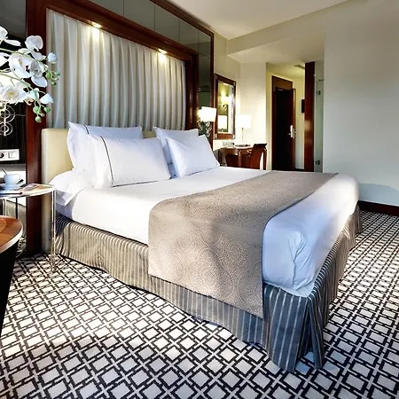 Отель Eurostars Gran Via