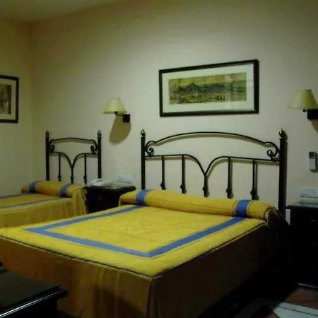 Calderon Hotel 3*
