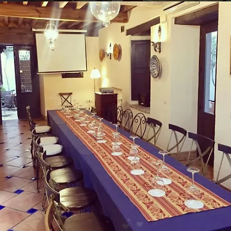 Casa Del Capitel Nazarí