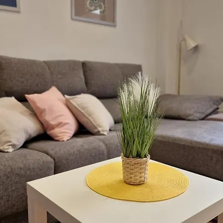 Apartamento Imeda Escudo Del Carmen 19 *