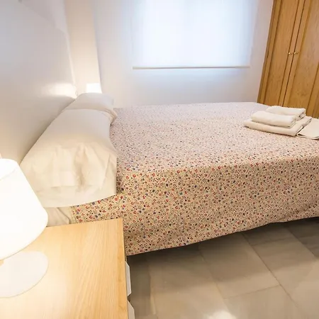 Qh Puerta Real Apartment Granada