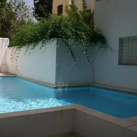 Mike's Apartment. Parking Y Piscina Appartement *