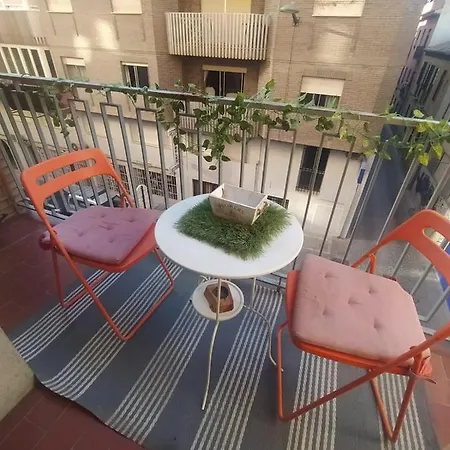 Céntrico Piso Con Aparcamiento Appartamento *