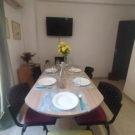 Céntrico Piso Con Aparcamiento * Granada