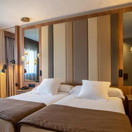 Hotel Center 4*