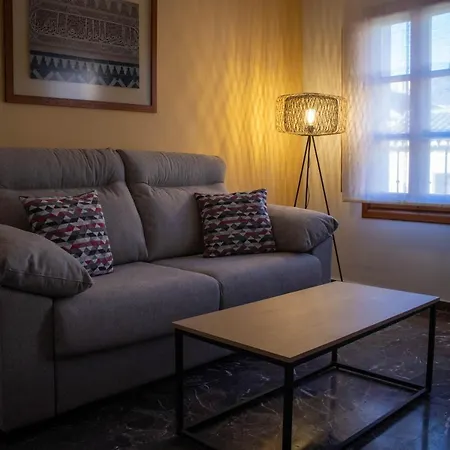 Apartamento Atico Con Terraza En Cuesta Gomerez