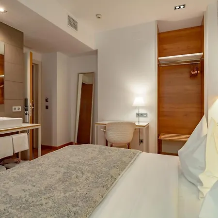 Boutique Parraga Siete فندق