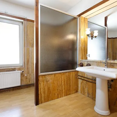 Casa Con Piscina, Barbacoa Y Jardin Para 20 Personas * Granada