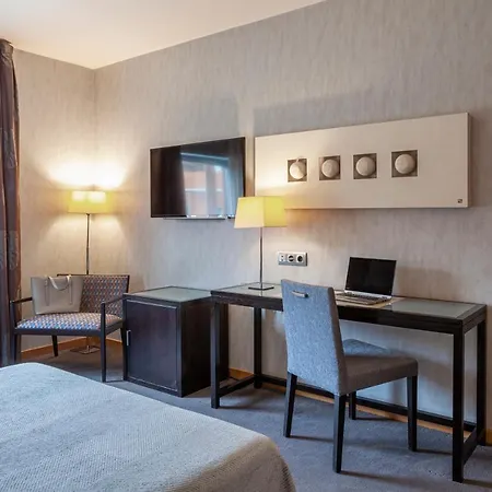 Hotel Macia Real De La Alhambra 4*