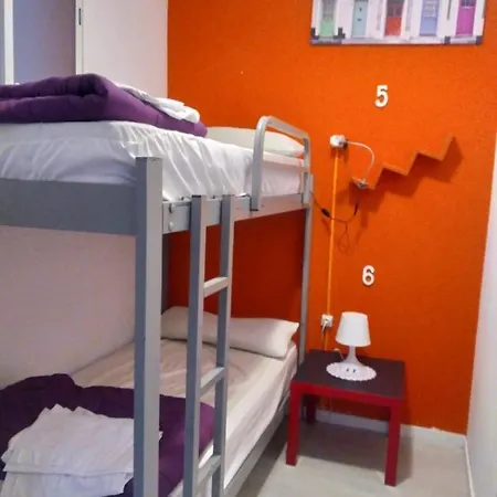 Old Town Hostal *