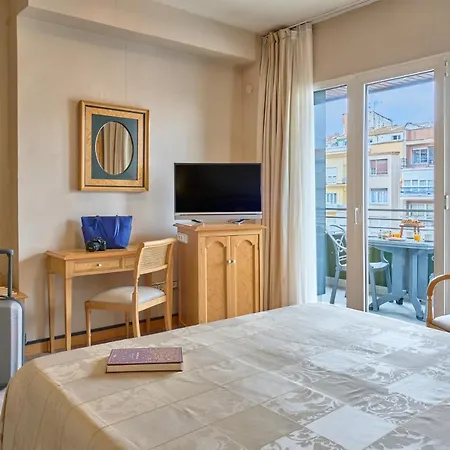 Hotell Macia Condor 4*