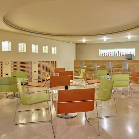 Macia Condor 4*