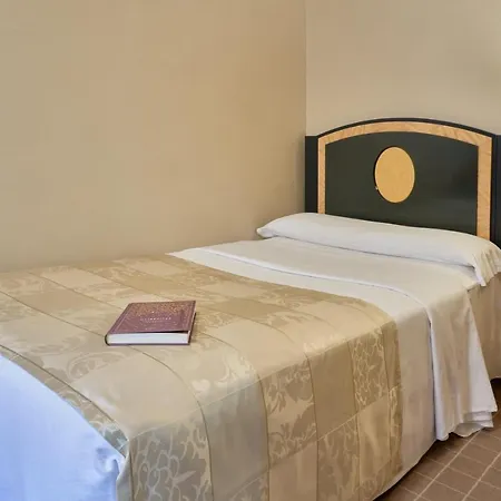 Macia Condor 4*