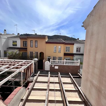Casa Ideal Familias Y Grupos Con Balcones Exterior Soleada Patios Cerca Alhambra, Sierra Nevada, Rio Genil, Lancha Del Genil, Parque Llano Y Reloj Del Sol Con Barbacoas, Campo De Futbol, Circuito Gimnasia Homestay *