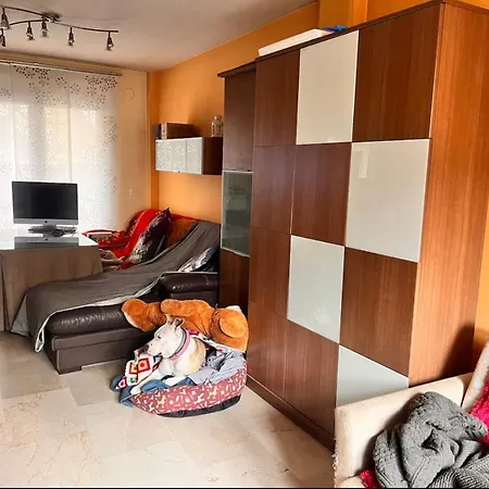 Casa Ideal Familias Y Grupos Con Balcones Exterior Soleada Patios Cerca Alhambra, Sierra Nevada, Rio Genil, Lancha Del Genil, Parque Llano Y Reloj Del Sol Con Barbacoas, Campo De Futbol, Circuito Gimnasia Homestay Granada