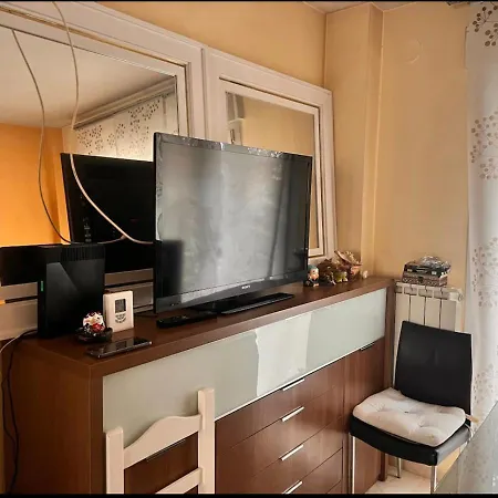 Casa Ideal Familias Y Grupos Con Balcones Exterior Soleada Patios Cerca Alhambra, Sierra Nevada, Rio Genil, Lancha Del Genil, Parque Llano Y Reloj Del Sol Con Barbacoas, Campo De Futbol, Circuito Gimnasia Homestay
